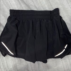 lulu lemon hotty hot shorts